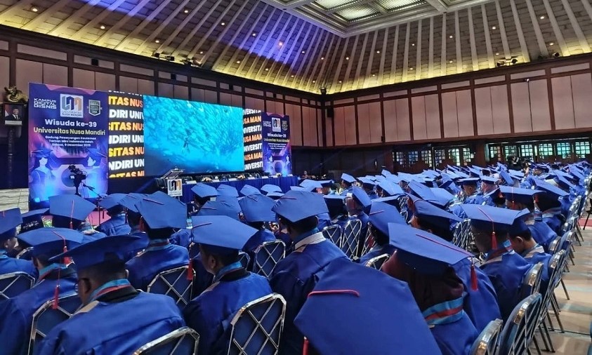 Wisuda ke-39 UNM Lahirkan Generasi Visioner