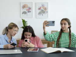 Pengaruh Media Sosial terhadap Kepercayaan Diri Generasi Z