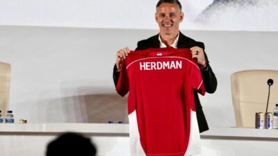Pelatih John Herdman