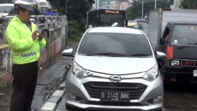 Pengemudi Terjebak Macet Meninggal Dunia