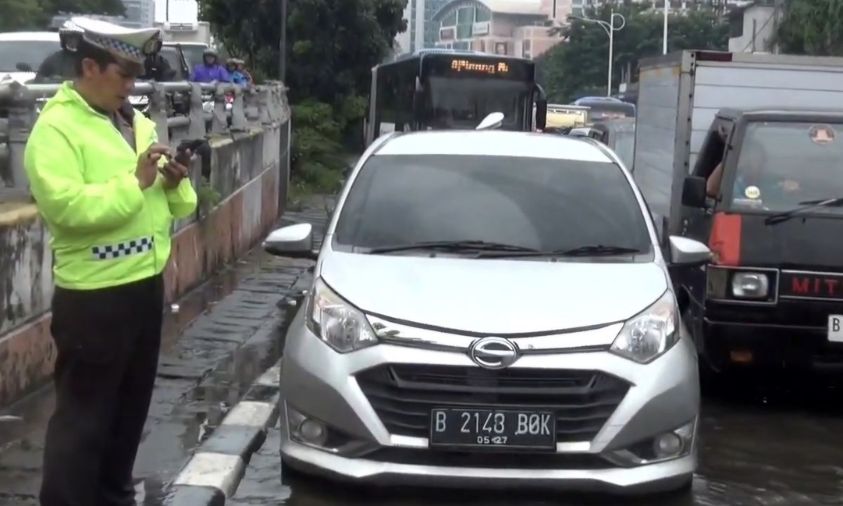 Pengemudi Terjebak Macet Meninggal Dunia