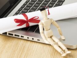 Sertifikasi Kompetensi: Jembatan Vital Menuju Profesionalisme Unggul dan Mutu Pendidikan Tinggi