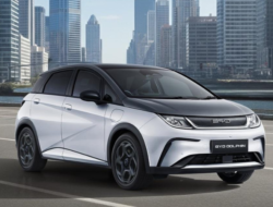 Aman atau Tidak Mobil Listrik Saat Melintasi Banjir? Ini Penjelasan dan Perbandingannya dengan Mobil Bensin