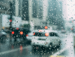 Hujan Tak Kunjung Reda, Pemprov DKI Berlakukan WFH dan PJJ hingga 28 Januari