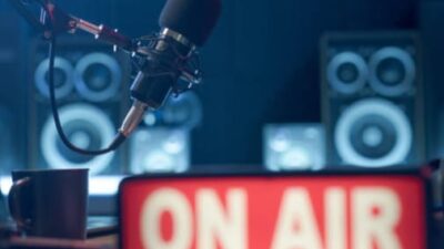 Penyiar Radio di Era Digital