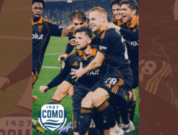 Napoli Punya Sejarah, Como Punya Nyali: Kisah Lolosnya Tim Kecil ke Semifinal Coppa Italia