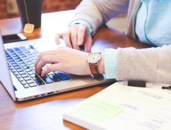 Skripsi Tak Kunjung Selesai? Ubah Strategimu, Bukan Cuma Niatmu!