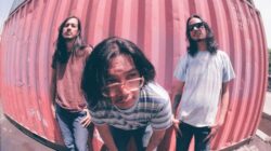 Di Tengah Dunia yang Riuh, Kelompok Penerbang Roket Ajak Kita Kabur Sejenak