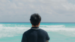 Jangan Lakukan Ini di Luar Negeri: Hal Tak Terduga yang Bisa Membuatmu Didenda (Atau Lebih Buruk)