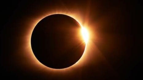 Fenomena Langka Datang Lagi! Bulan Akan Menggelap dan Berubah Merah di Langit Indonesia