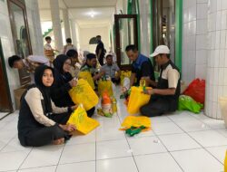 SD Bina Insani Siapkan Sembako untuk Acara Baksos Ramadhan
