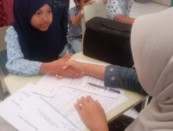 Tanamkan Empati Sejak Dini, Siswa SD Prestasi Global-Depok Praktik Langsung Zakat Fitrah