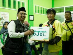 Di Tengah Tarikan Order, BMH Hadirkan Harapan Lebaran untuk Ojol di Kediri