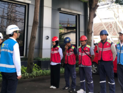 PLN Icon Plus Tata Kabel Fiber Optik di Cinere