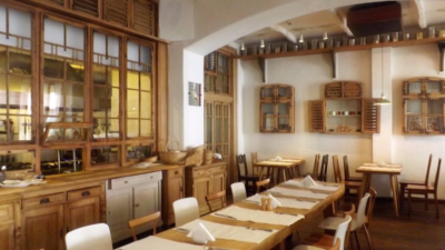 restoran Lacrimi și Sfinți