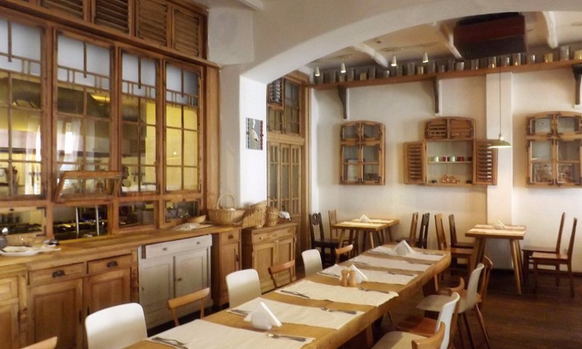 restoran Lacrimi și Sfinți