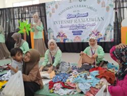 KB-TK Bina Insani Gelar Bazar Murah, Warga: Alhamdulillah  Bisa Beli Pakaian dan Mainan Buat Cucu dengan Harga Murah