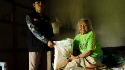 BMH Salurkan Bingkisan untuk Keluarga Pra Sejahtera di Sejumlah Daerah Jawa Timur