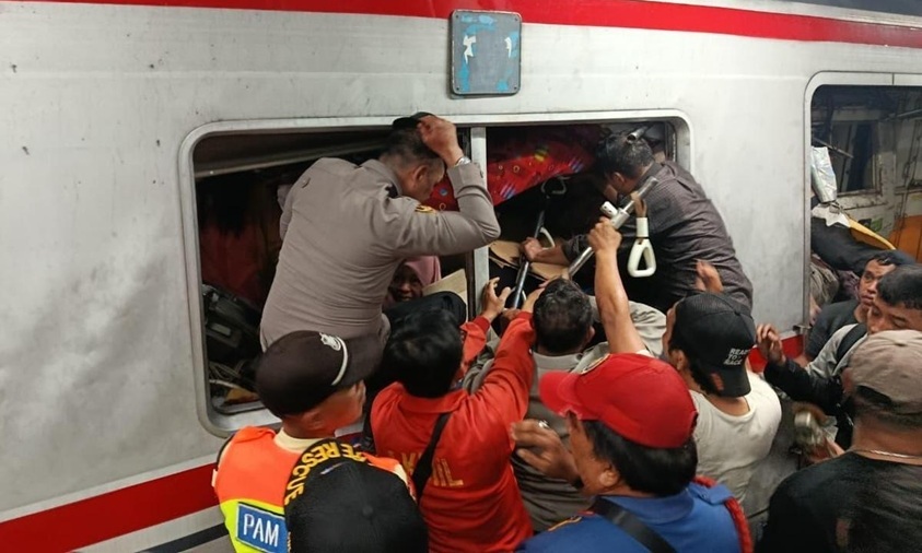 Laka Kereta di Bekasi Timur