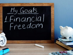 Nabung atau Sekadar Bertahan? Cara Gen Z Mengejar Financial Freedom di Tengah Biaya Hidup