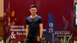 Dibalut Kostum Berbahan Singkong, Koreografer Eyi Lesar Suarakan Kritik Ekologi Lewat Tari ‘Roller Coaster’