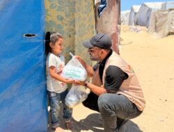 BMH Salurkan Hot Meals, Hadirkan Senyum untuk Warga Gaza
