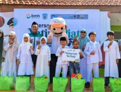 Senyum Muharram Bersama BMH, Anak Yatim SDN 3 Welut Terima Bingkisan Cinta
