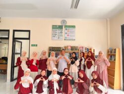 Mahasiswa Kuliah Kerja Lapangan (KKL) IIQ Jakarta Ikuti Pertemuan dengan Dosen Pembimbing Saepullah, M.A.