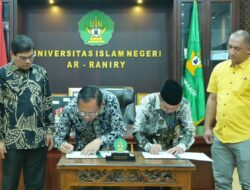 UIN Ar-Raniry dan Baitul Mal Simeulue Teken Kerja Sama Program Satu Keluarga Satu Sarjana