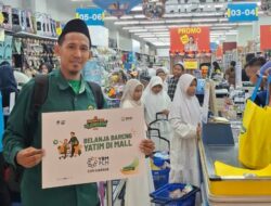 Senyum Ceria Muharram, BMH Ajak Anak Yatim Belanja Kado Impian di Gresik