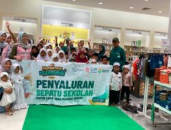 BMH Berkolaborasi dengan YBM PLN UPT Gresik Salurkan Program “Muharram Melangkah 1448 H, Sepatu untuk Negeri”