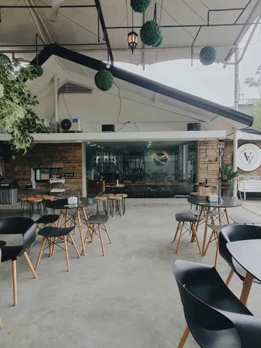 Double V Coffe & Eatery