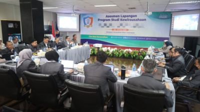 akreditasi unggul program studi kewirausahaan cyber university unggul
