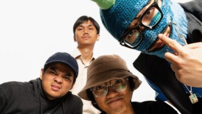 Dongker Perkenalkan Album Melankolia Radikal Lewat Showcase Unik di Bawah Jembatan Pasupati