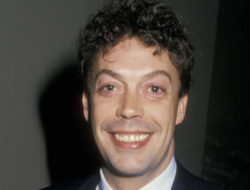 Tim Curry Meninggal Dunia di Usia 80 Tahun, Ikon Pennywise Tutup Usia