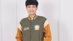 jaket varsity cyber university