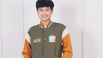 jaket varsity cyber university