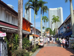 Eksplorasi Kampong Gelam Lewat Warna Mural Haji Lane dan Anggunnya Bussorah Street