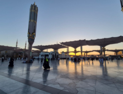 Pesona Pelataran Masjid Nabawi dan Cerita Unik di Sekitarnya