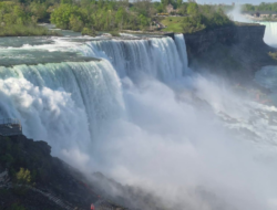 Sensasi Basah di Niagara dan Alasan Air Terjun Ini Bikin Kawasan Sekitarnya Makmur