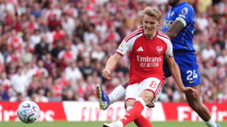 Arsenal Kalahkan Chelsea 2-1, Odegaard Bawa The Gunners Menang di Derby London