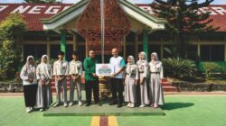 Lewat BMH, SMAN 1 Karangan Peduli Korban Gempa Flores