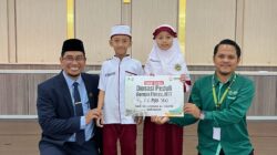 Lewat BMH, Siswa SD Luqman Al Hakim Peduli Korban Gempa Flores