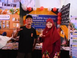 Bunda Literasi Sumbar Apresiasi Lomba Penulisan Puisi di Stand SatuPena