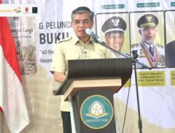 Kuliah Umum Kepemimpinan di Institut SEBI, Menaker Yassierli Beberkan Kunci Sukses Mahasiswa Menghadapi Dunia