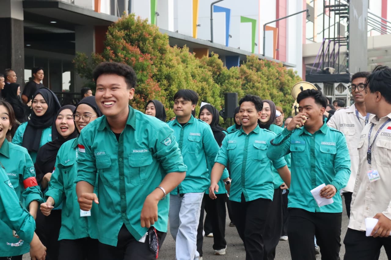 SEMOT UBSI 2026 Jadi Ajang Kenalkan ORMAWA, Himakom Ajak Maba Perluas Relasi