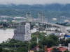 Megahnya Jembatan Merah Putih dan Uniknya Tradisi Santap Ikan Keramba Teluk Ambon