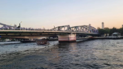 Sensasi Menikmati Metropolitan Bangkok dari Atas Sungai Chao Phraya
