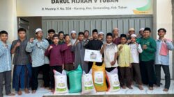 Sambut Hari Santri, BMH Salurkan Beras untuk Santri Darul Hijrah 5 Tuban
