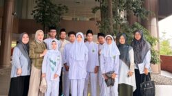 Sekolah Bakti Mulya 400 Cibubur Gelar Acara Jumat Berkah di Masjid Jami Sabilurrohim Cileungsi